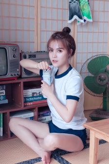 女子挑战很多个男的世界纪录